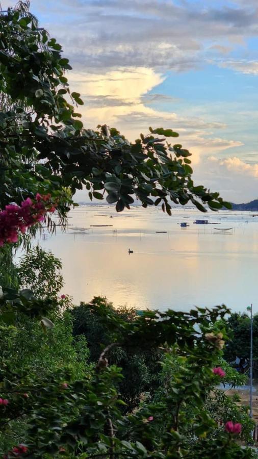 Thanh Nhi Homestay カムラン エクステリア 写真