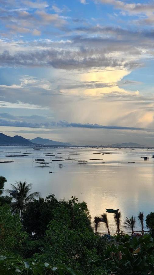 Thanh Nhi Homestay カムラン エクステリア 写真